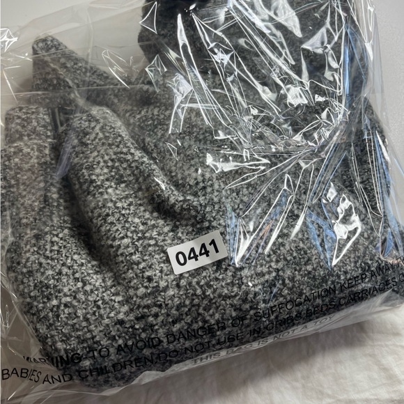 Zara Knit Jacket. Size Large - Picture 8 of 8